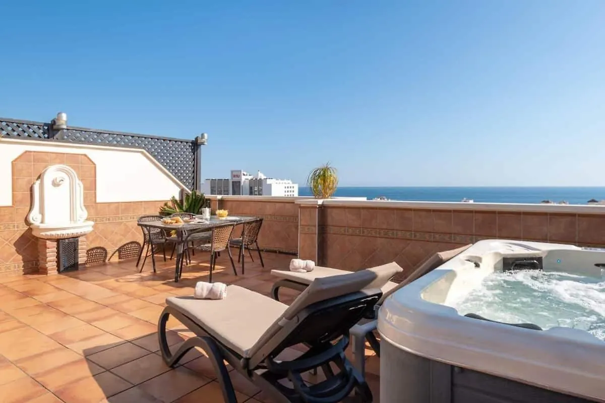 Stunning Penthouse In The Centre Of Nerja contacts